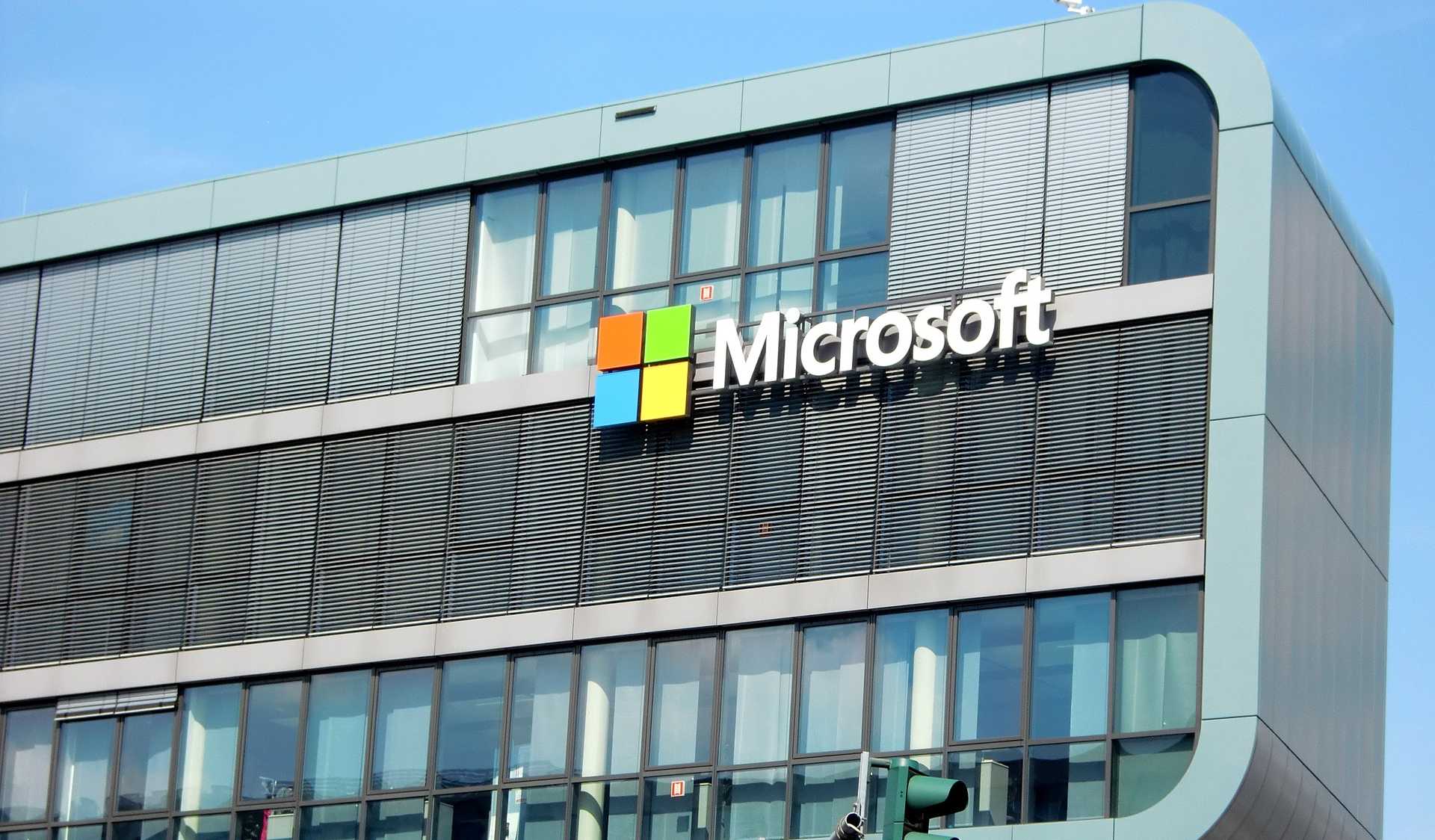 The Recent Outage on Microsoft Servers Around the World: What We Learned from It