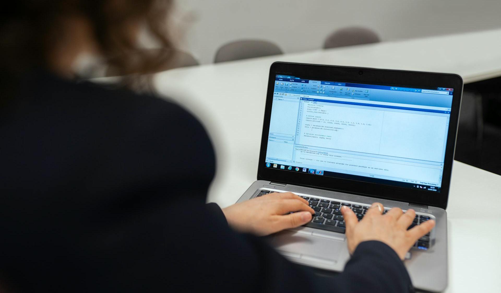 How Freshers Can Get a Web Developer Job Without Experience