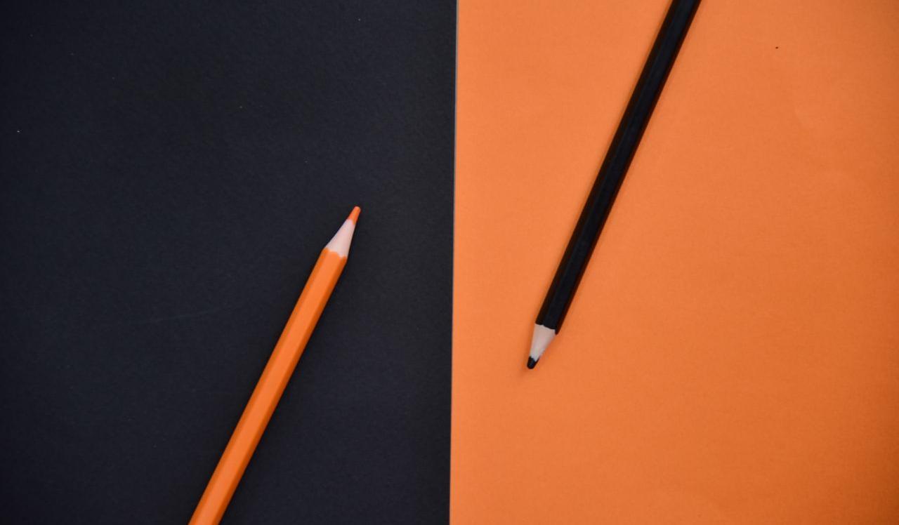 Dark Color Theme Vs. Light Color Theme Website: Which Is Better for Your Business?