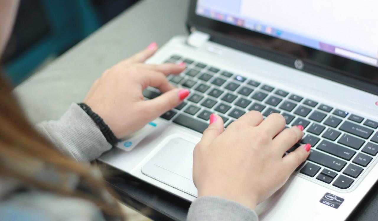 How Apprenticeship Programs Help You Build Real Skills